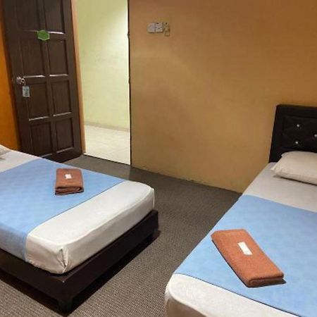 Oyo 91065 Hotel De Anjung Muadzam Shah Exteriör bild