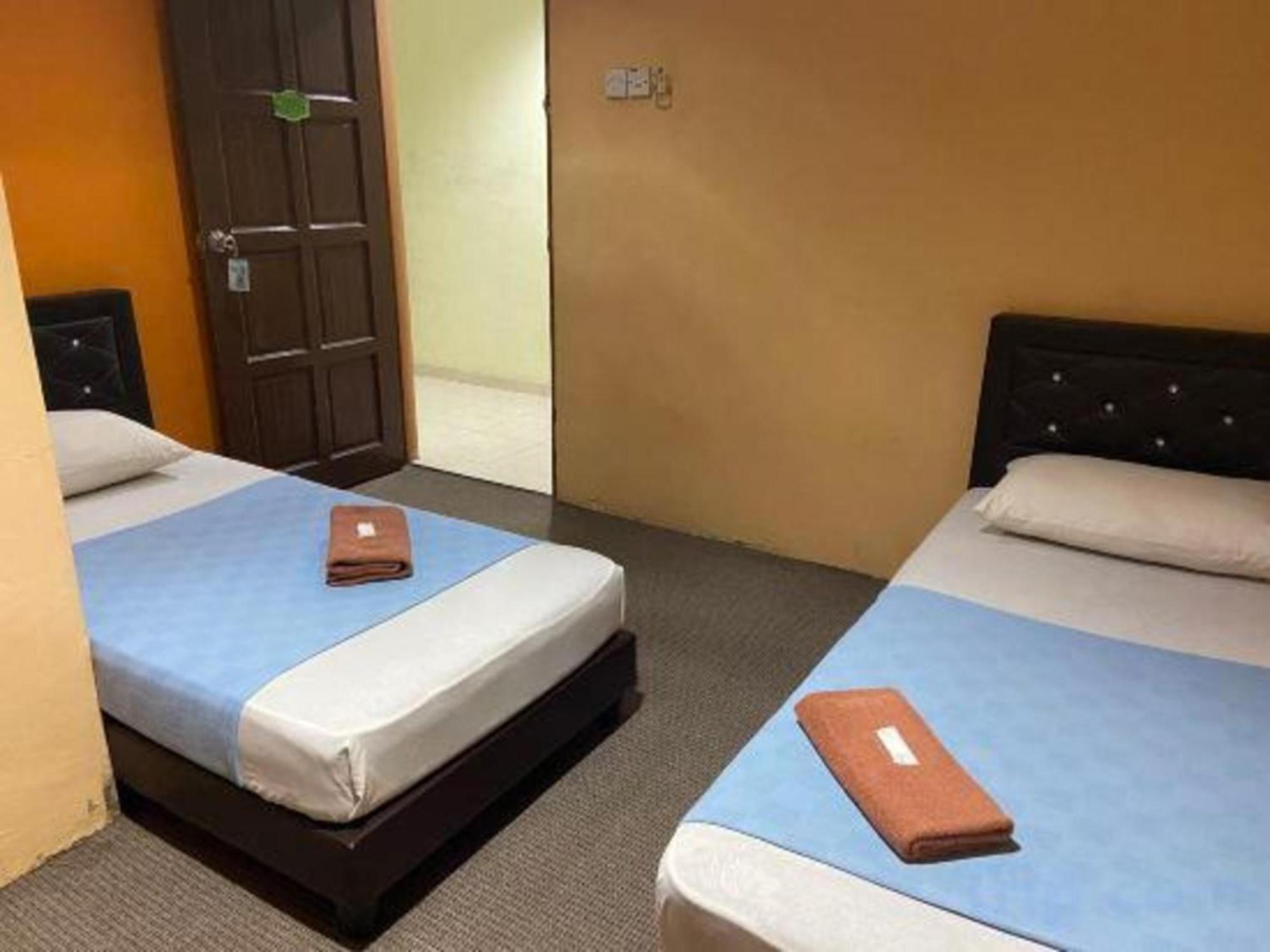 Oyo 91065 Hotel De Anjung Muadzam Shah Exteriör bild