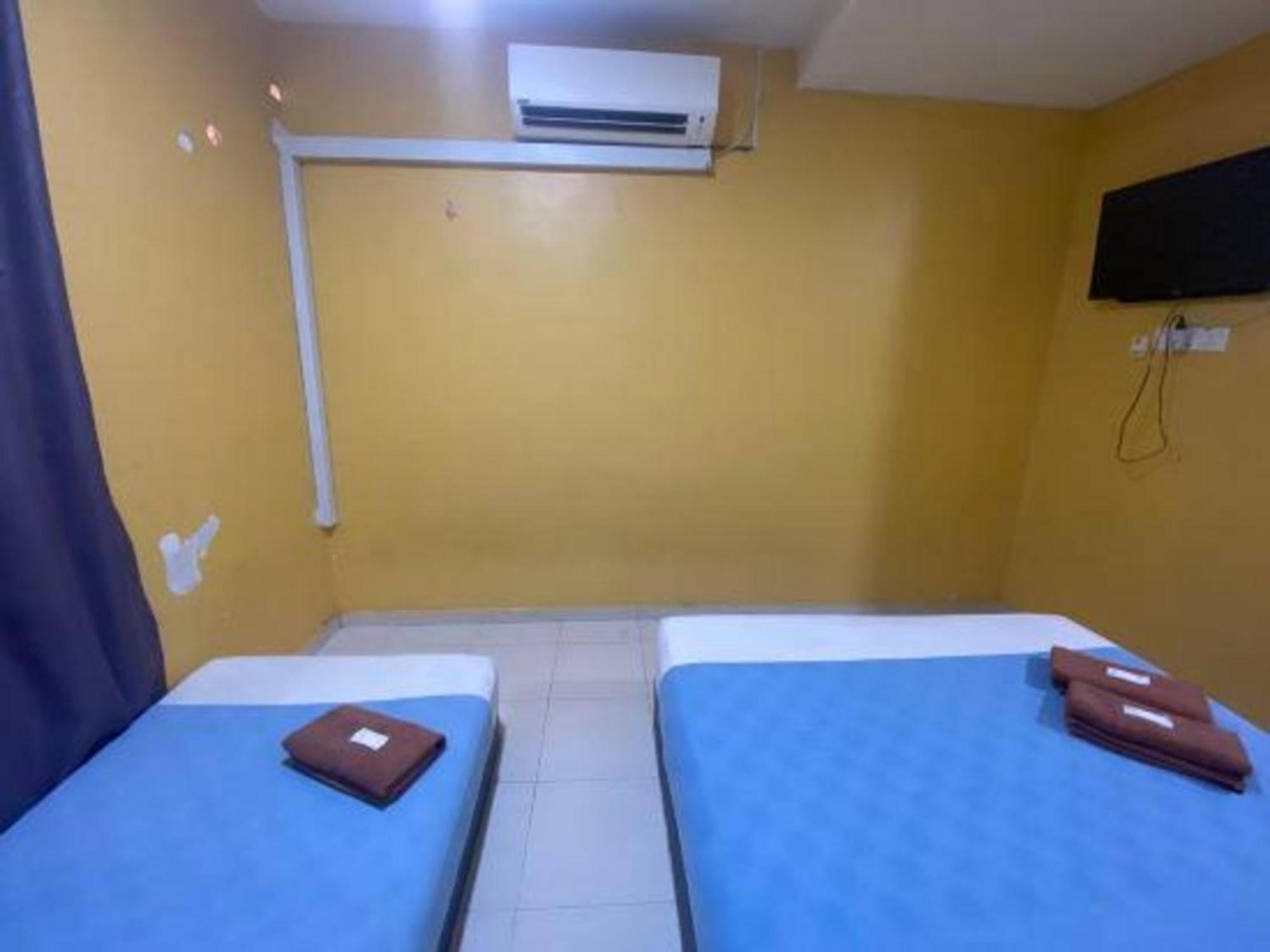 Oyo 91065 Hotel De Anjung Muadzam Shah Exteriör bild