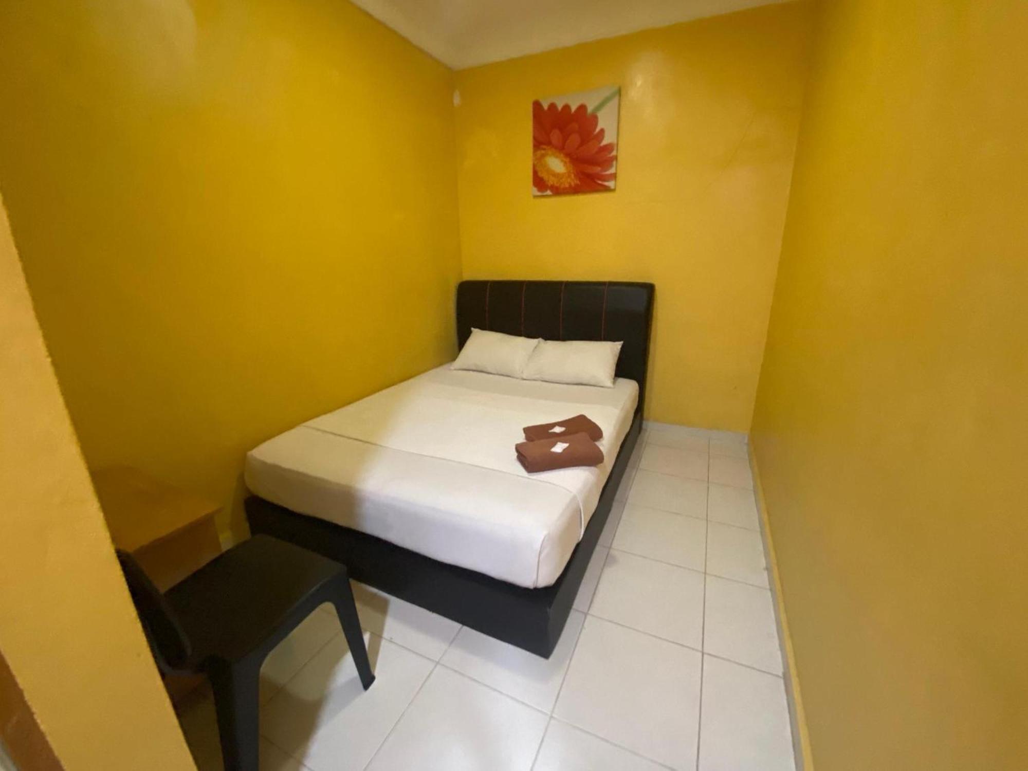 Oyo 91065 Hotel De Anjung Muadzam Shah Exteriör bild