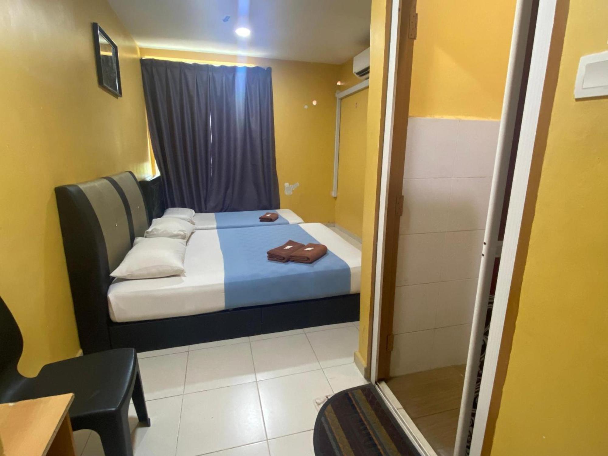 Oyo 91065 Hotel De Anjung Muadzam Shah Exteriör bild