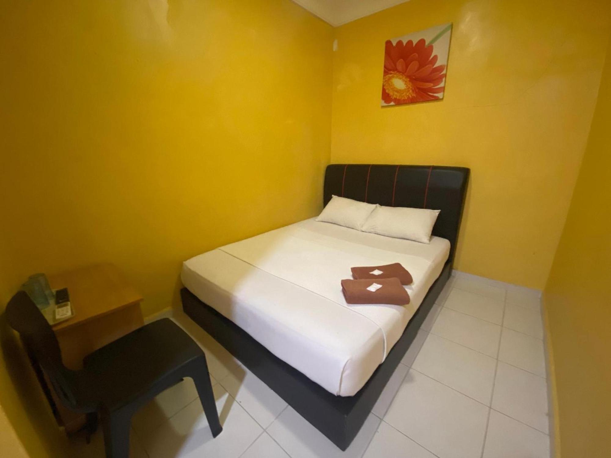 Oyo 91065 Hotel De Anjung Muadzam Shah Exteriör bild